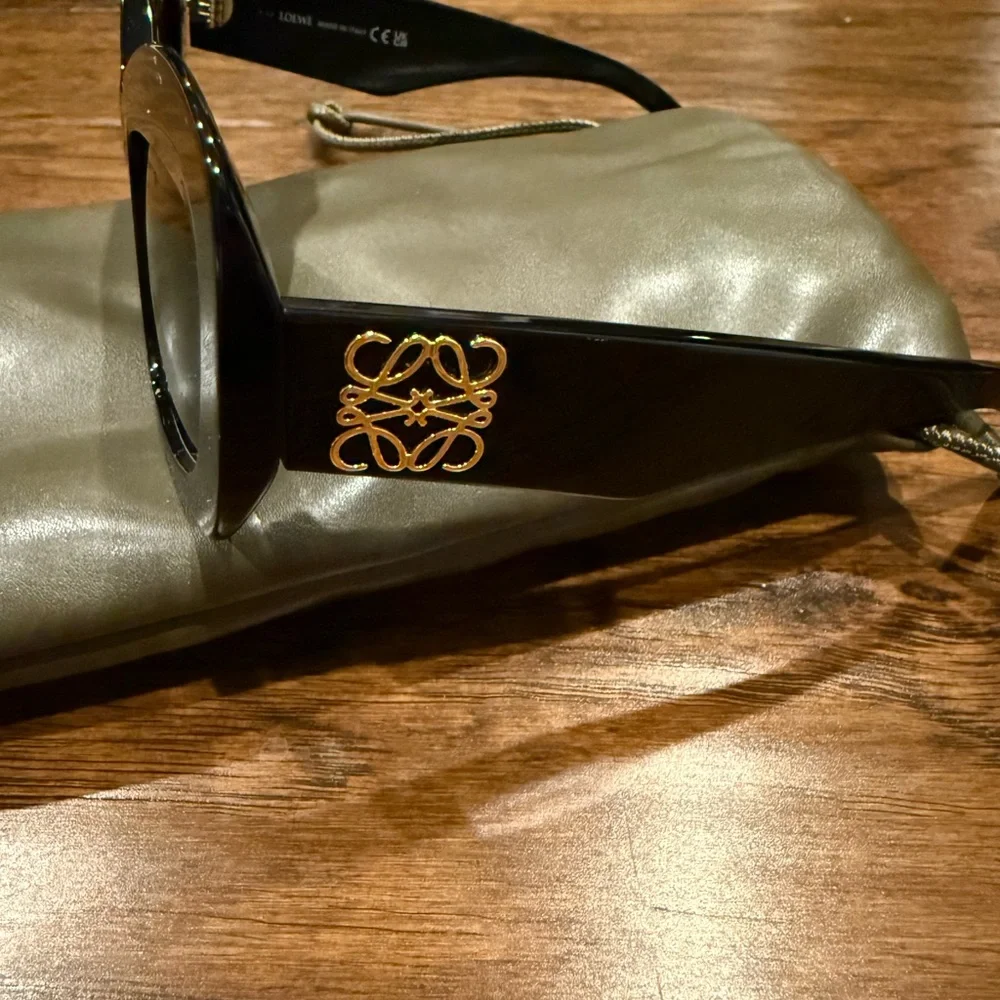Loewe Glossy Black Women's Sunglasses - Picture 3 of 8